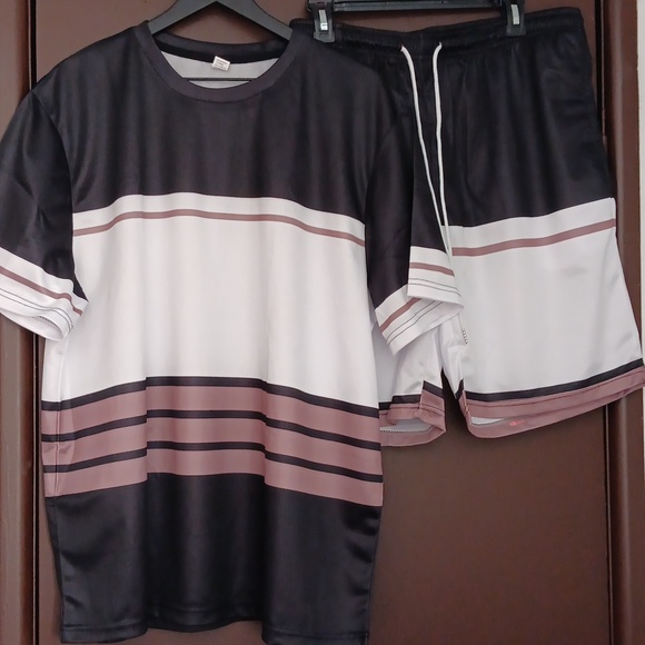 Source Unknown Other - Men's Black, Brown and White Striped Shirt and Shorts Set Size 1X